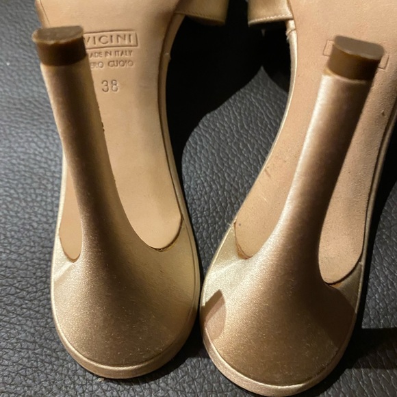 Authentic GIUSEPPE ZANOTTI elegant golden satin and leather evening shoes. - Picture 11 of 11